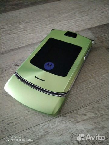 Телефон Motorola razr V3i