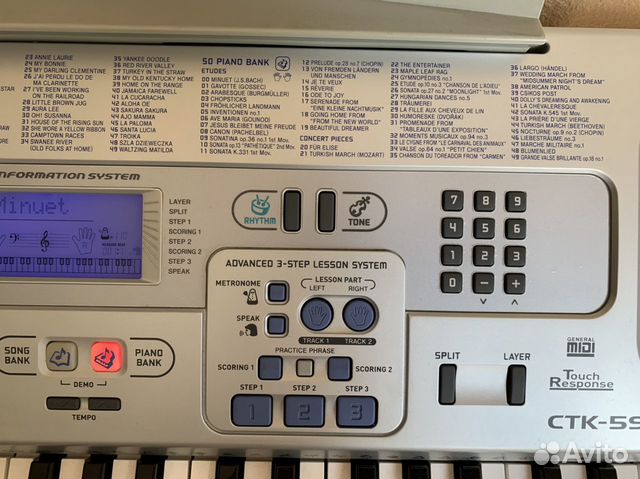 Синтезатор Casio, 61 клавиша