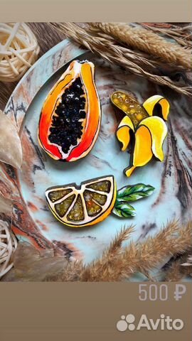 Деревянная брошь значок ручной работы