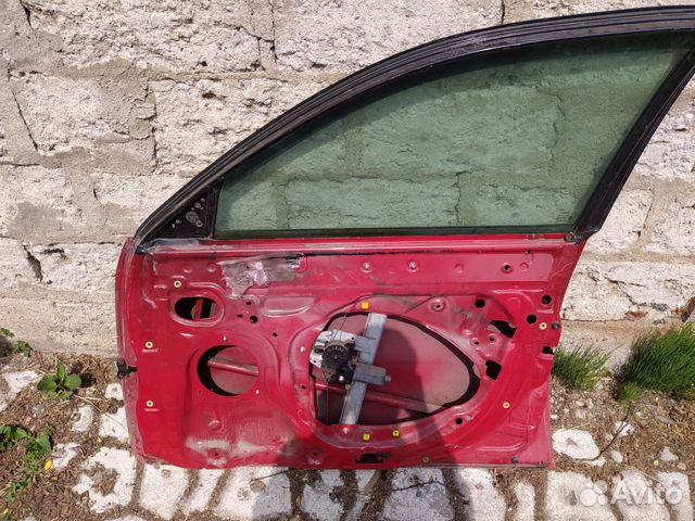 Дверь Toyota avensas 1