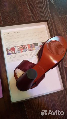 Женские сандалии