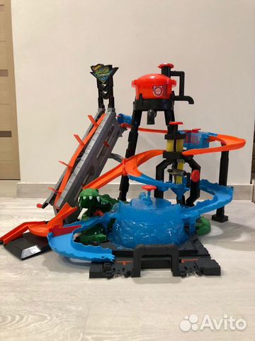 Трек Hot Wheels Невообразимая автомойка Трек Hot Wheels Невообразимая автомойка