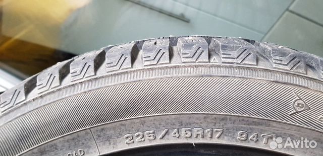 Зимние шины Dunlop 225/45/R17