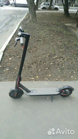 Два Xiaomi mijia m365 electric scooter