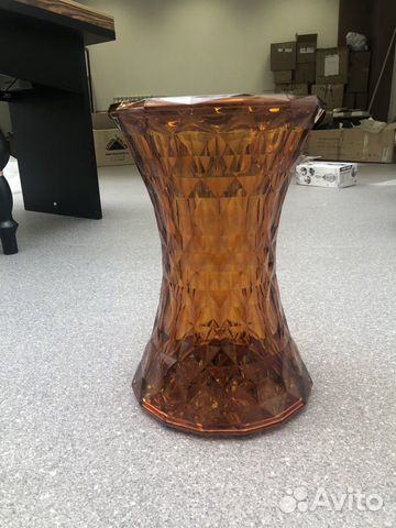 Табурет Stone amber от Kartell Табурет Stone amber от Kartell
