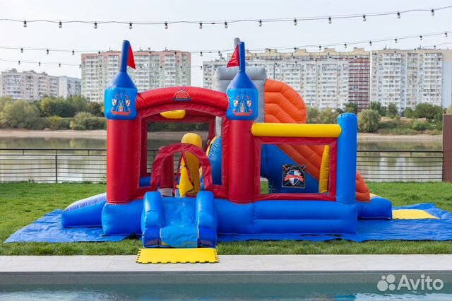 Аренда надувного батута с горкой