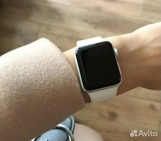 Фишки apple watch. Эппл вотч 3 42 мм белые. Apple watch 3 38 mm Silver. Apple watch s3 42mm Space Grey. Серебристые Эппл вотч 3.