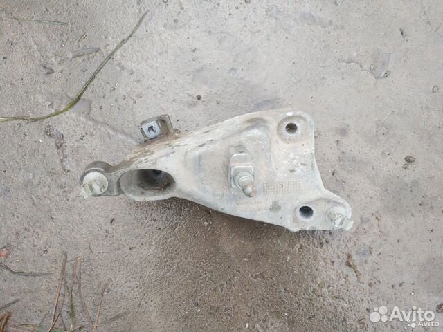 Кронштейн кпп Рено Дастер