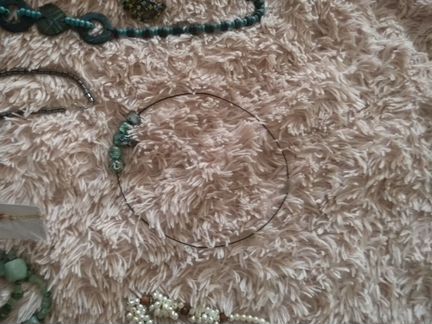 Бусы натуральные камни и бижутерия