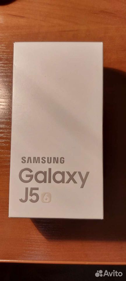 Telefonen SAMSUNG galaxy j5 2016