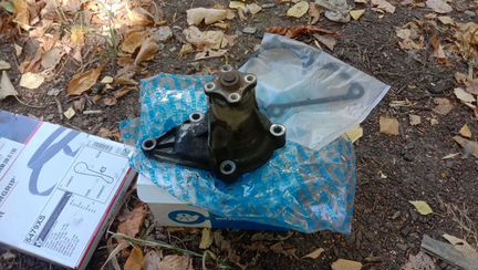 Водяной насос Huyndai Elantra j3 xd