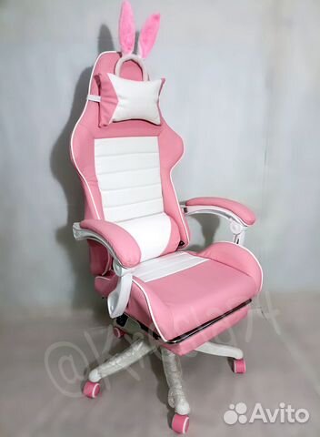 Розовое геймерское кресло с подножкой. Новое