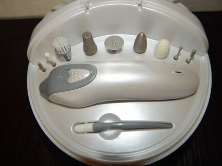 Маникюрный набор Redmond RNC-4901