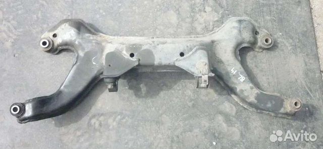 Подрамник на nissan bluebird u14