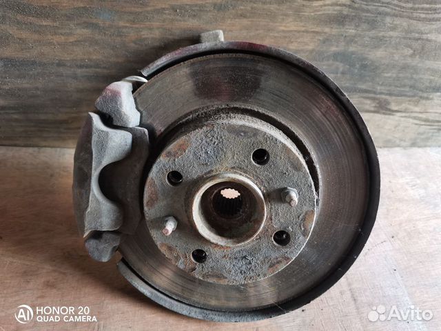 Поворотный кулак в сборе на ваз 2114