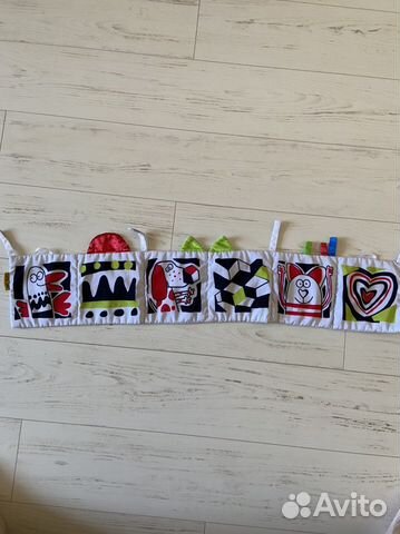 Книжка-коврик на кроватку TAF toys