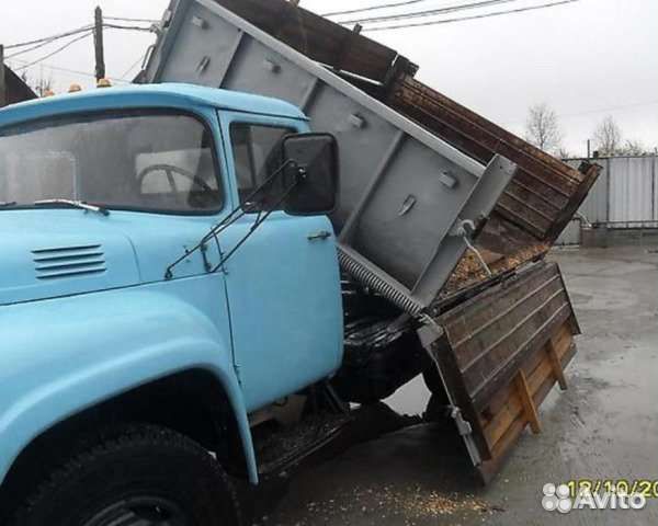 Зил самосвал б у авито. ЗИЛ колхозник самосвал. ЗИЛ 130 самосвал сельхозник на уборке. ЗИЛ самосвал сельхозник. ЗИЛ 45065 самосвал дизель.