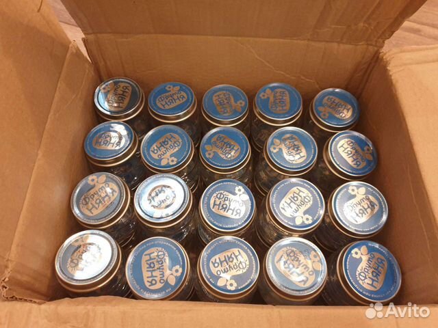 Много баночек из-под детского питания