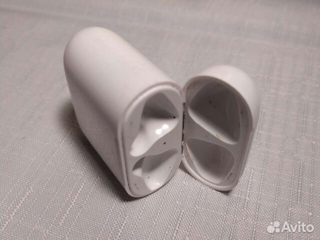 Кейс для наушников Apple Airpods2