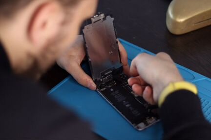 Ремонт телефонов iPhone, Samsung, Xiaomi и др