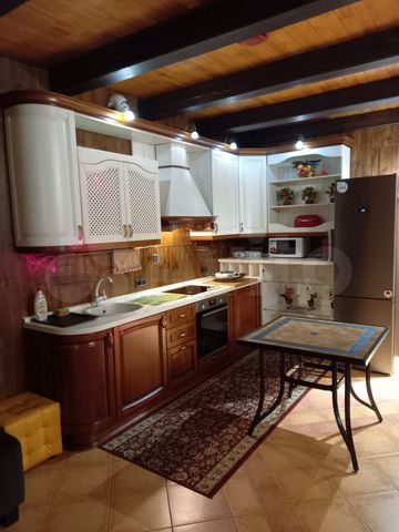 Коттедж 186 м² на участке 4 сот.