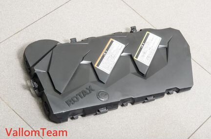 Лот SD3-81 Накладка двигателя декоративная гидроци