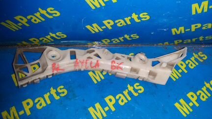 Крепление бампера заднее левое Mazda Axela BK5P