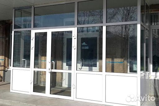 Входная алюминиевая дверь