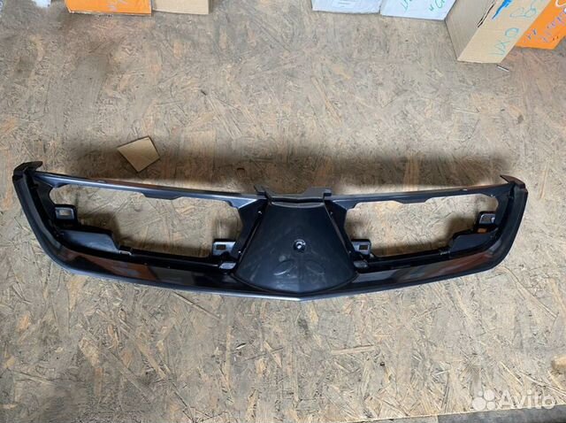 Lancer 9 2006- Решетка радиатора новая не оригинал