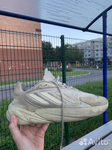 Кроссовки adidas ozweego