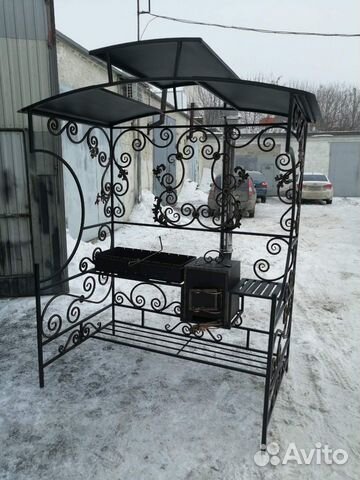 Мангал с крышей