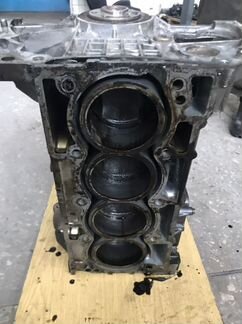 Блок Nissan Tiida 1.8