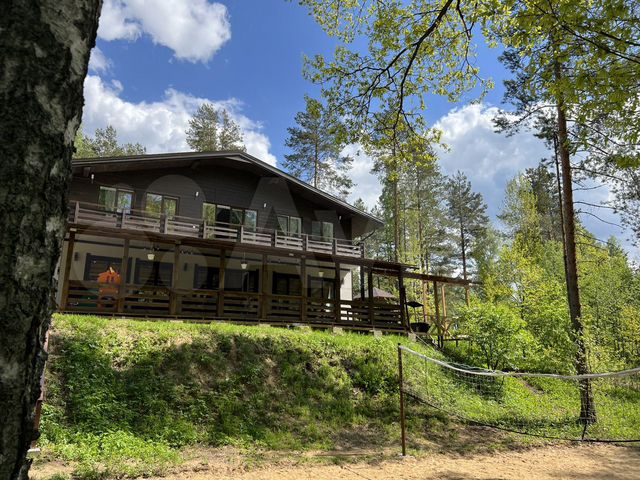 Коттедж 275 м² на участке 25 сот.