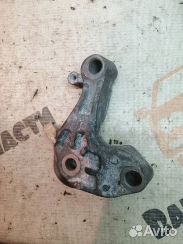 Кронштейн двигателя Ford Fiesta 6 2009