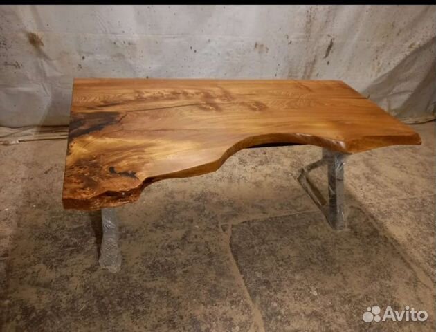 Компьютерный стол из слеба карагача в стиле лофт