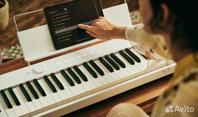 Цифровое пианино Casio + Аксессуары