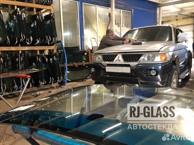 Лобовое стекло Mitsubishi Pajero Sport
