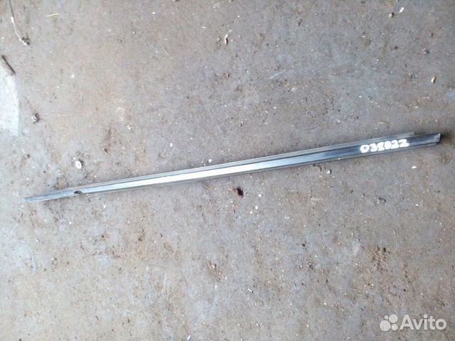 Уплотнитель стекла заднего правого (внутренний ) M