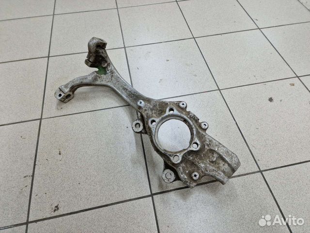 Поворотный кулак правый на Audi A6 C6 