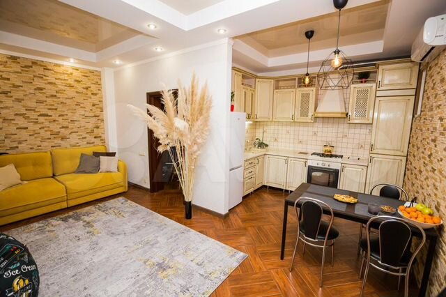 3-к. квартира, 70 м², 1/3 эт.