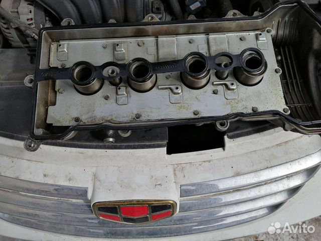 Крышка клапанов мотора