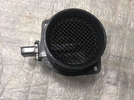 Расходомер воздуха дмрв VW Passat B6 06J906461B