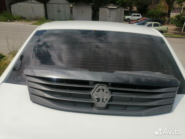 Решотка радиатора рено логан