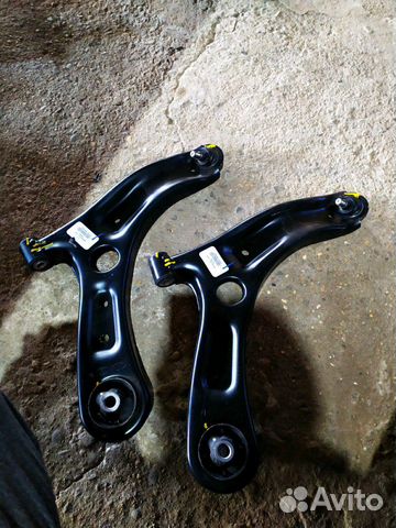 Правый рычаг Киа Рио 4