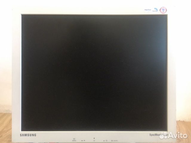 Монитор Samsung