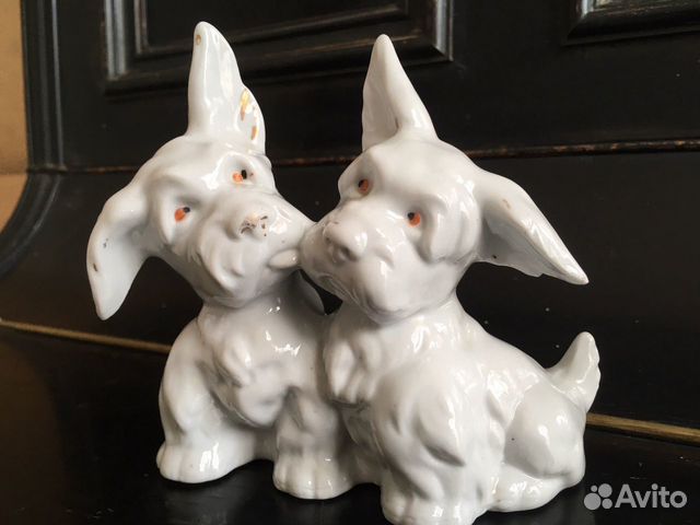 Статуэтка Влюблённые собачки. Фарфор. Германия. 20