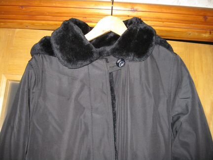 Пальто зимнее с капюшоном новое р.48-52
