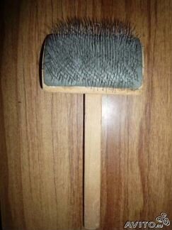 Щетки-пуходёрки металлич. на деревянном основании