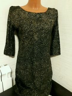 Маленькое черно-золотистое платье