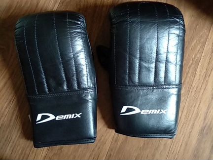 Боксерские перчатки